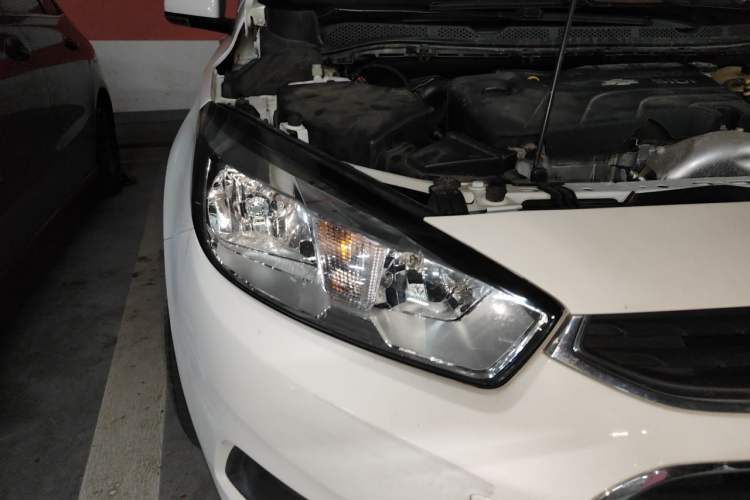 Used Chevrolet Cruze 2016 1.5L Automatic Stylish Sunroof Version Right Front Headlight