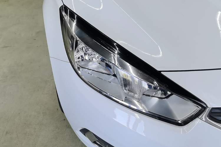 Used Chevrolet Cruze 2016 1.5L Automatic Luxury Edition Right Front Headlight