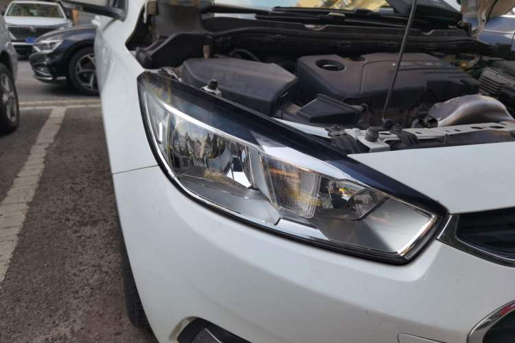 Used Chevrolet Cruze 2016 1.5L Automatic Luxury Edition Right Front Headlight