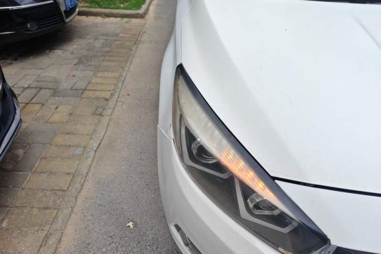 Used Chevrolet Cruze 2016 1.4T DCG Luxury Edition Right Front Headlight