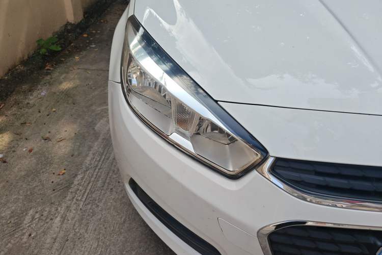 Used Chevrolet Cruze 2016 1.5L Automatic Stylish Sunroof Version Right Front Headlight
