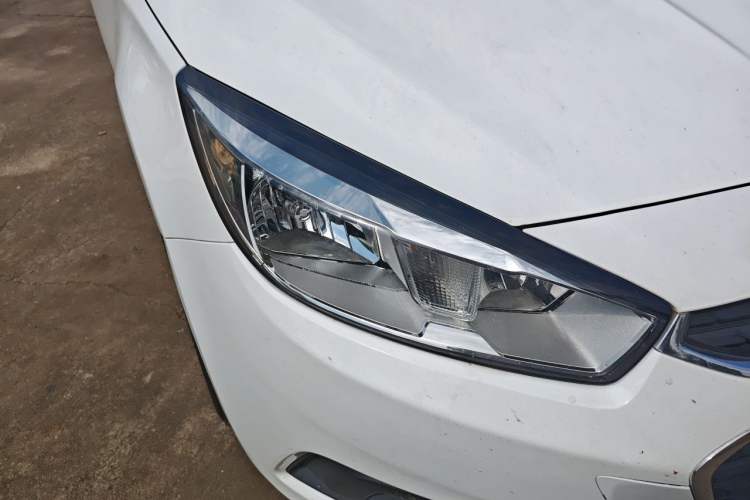 Used Chevrolet Cruze 2016 1.5L Automatic Stylish Sunroof Version Right Front Headlight
