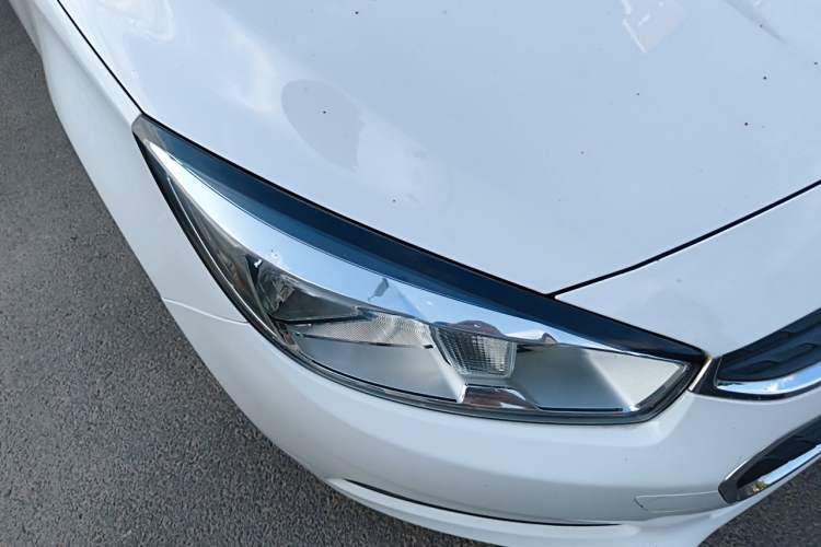 Used Chevrolet Cruze 2016 1.5L Automatic Stylish Sunroof Version Right Front Headlight