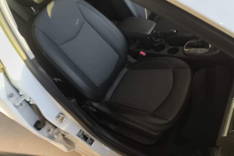 Used Chevrolet Cruze 2016 1.5L Automatic Luxury Edition Right Front Seat