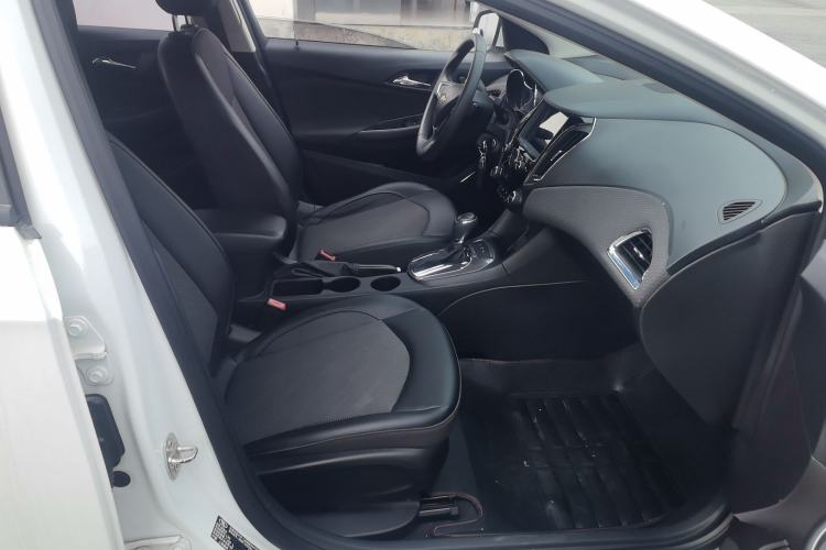 Used Chevrolet Cruze 2016 1.5L Automatic Luxury Edition Right Front Seat
