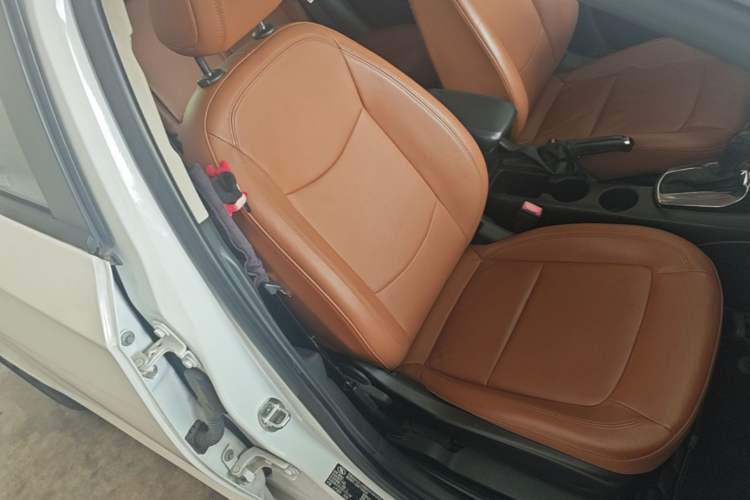 Used Chevrolet Cruze 2016 1.4T DCG Luxury Edition Right Front Seat