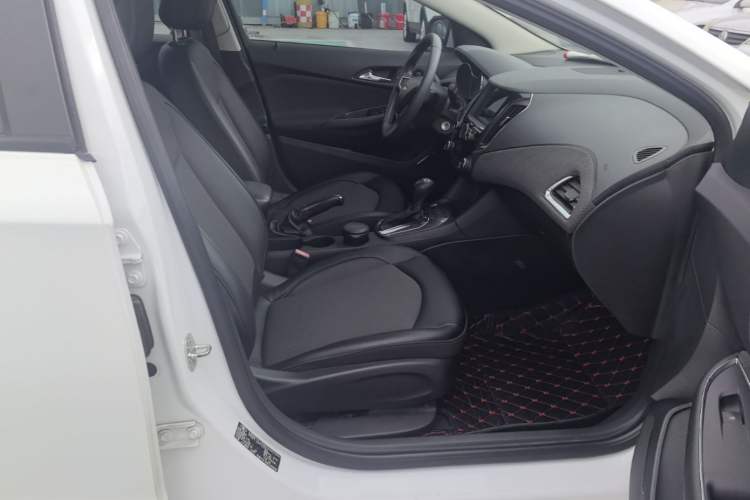 Used Chevrolet Cruze 2016 1.5L Automatic Luxury Edition Right Front Seat