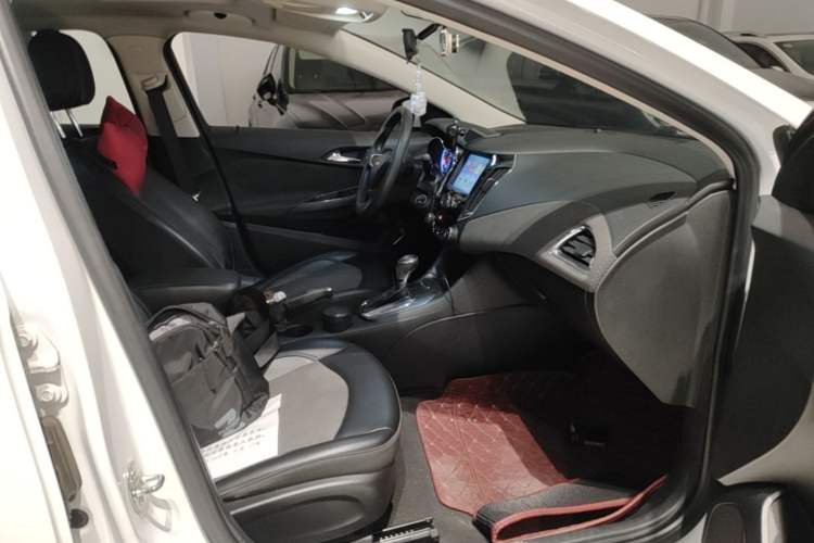 Used Chevrolet Cruze 2016 1.5L Automatic Luxury Edition Right Front Seat