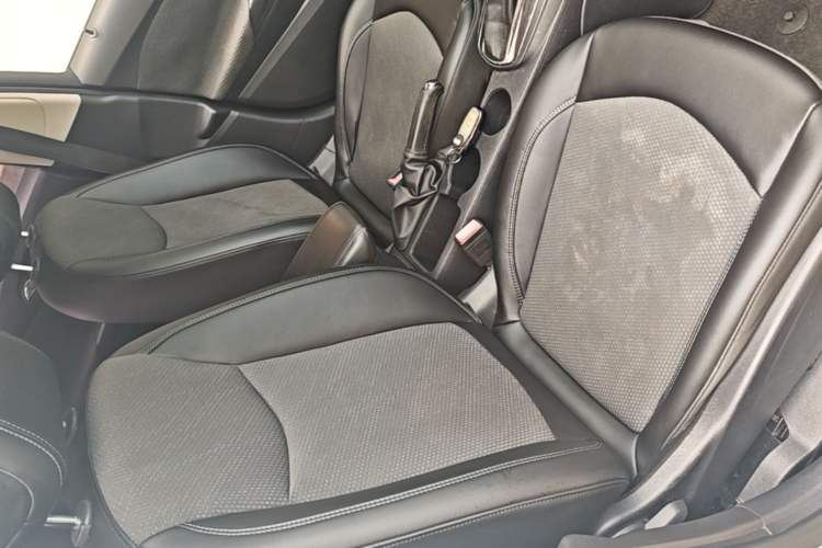 Used Chevrolet Cruze 2016 1.5L Automatic Luxury Edition Right Front Seat