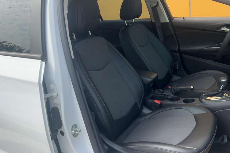 Used Chevrolet Cruze 2016 1.5L Automatic Luxury Edition Right Front Seat