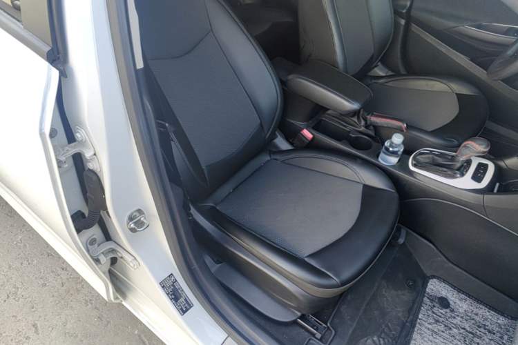 Used Chevrolet Cruze 2016 1.5L Automatic Luxury Edition Right Front Seat