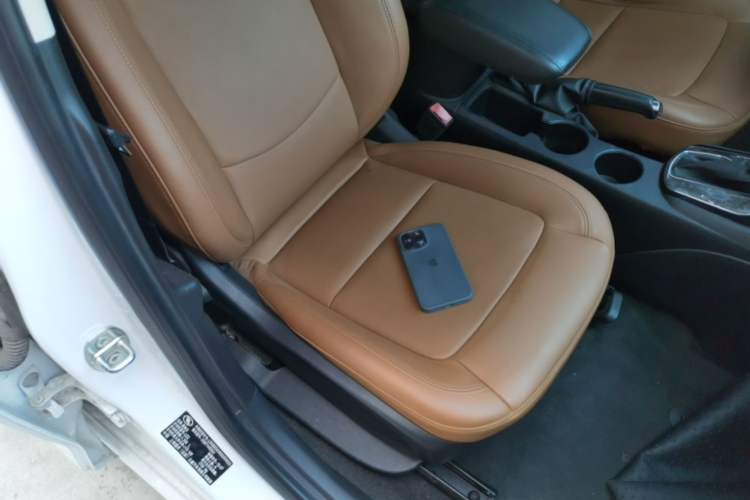 Used Chevrolet Cruze 2016 1.4T DCG Luxury Edition Right Front Seat