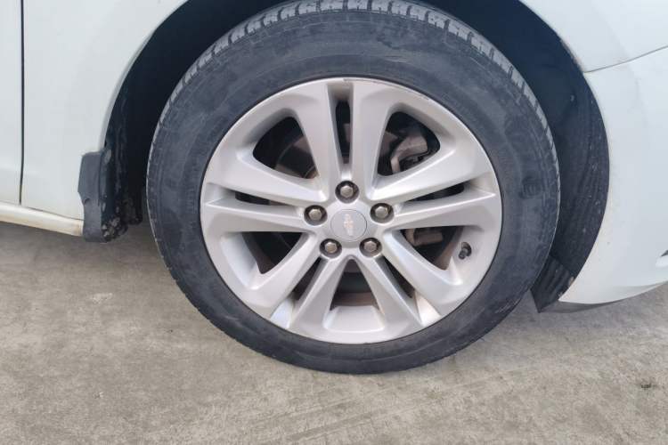 Used Chevrolet Cruze 2016 1.5L Manual Elite Edition Right Front Wheel Hub
