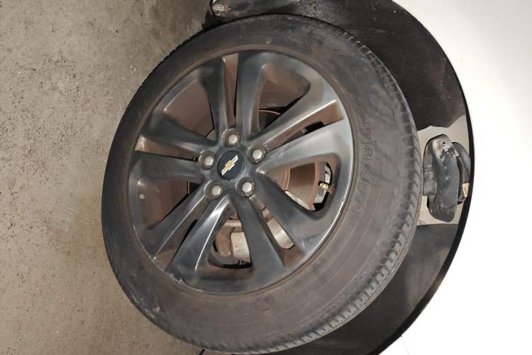 Used Chevrolet Cruze 2016 1.4T DCG Luxury Edition Right Front Wheel Hub