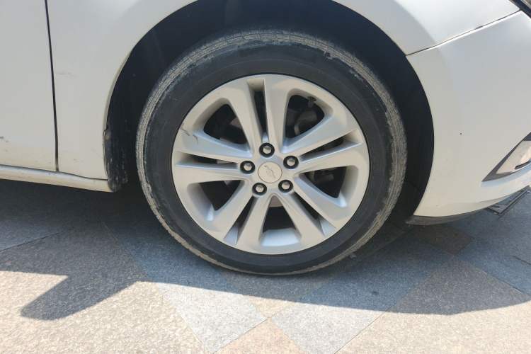 Used Chevrolet Cruze 2016 1.5L Manual Elite Edition Right Front Wheel Hub