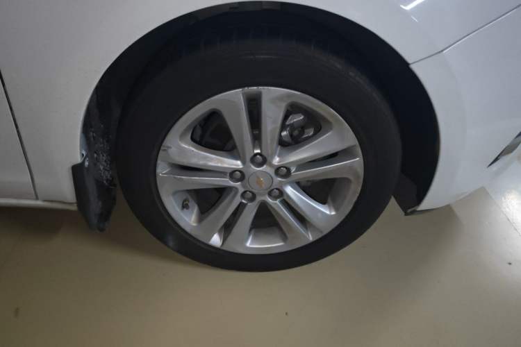 Used Chevrolet Cruze 2016 1.5L Automatic Luxury Edition Right Front Wheel Hub
