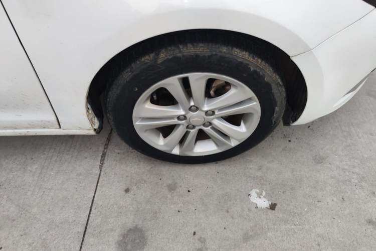 Used Chevrolet Cruze 2016 1.5L Manual Elite Edition Right Front Wheel Hub