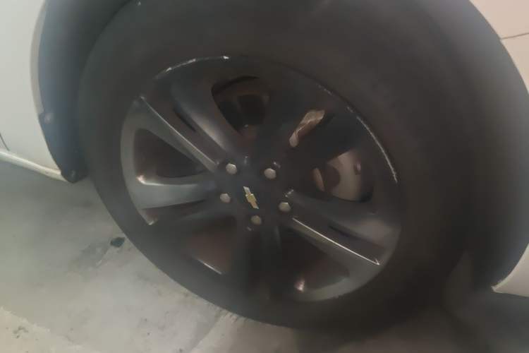 Used Chevrolet Cruze 2016 1.4T DCG Luxury Edition Right Front Wheel Hub
