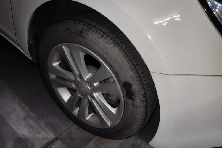 Used Chevrolet Cruze 2016 1.5L Automatic Luxury Edition Right Front Wheel Hub