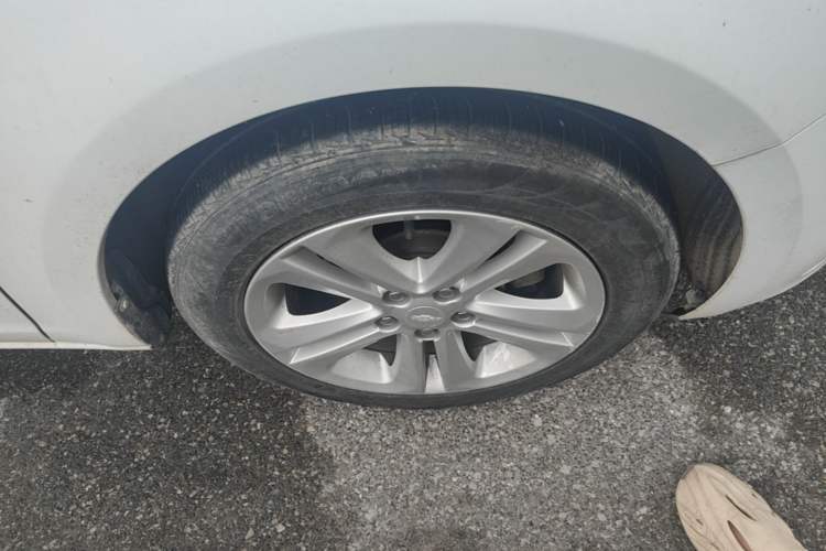 Used Chevrolet Cruze 2016 1.5L Manual Elite Edition Right Front Wheel Hub