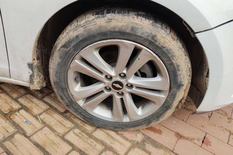 Used Chevrolet Cruze 2016 1.4T DCG Luxury Edition Right Front Wheel Hub