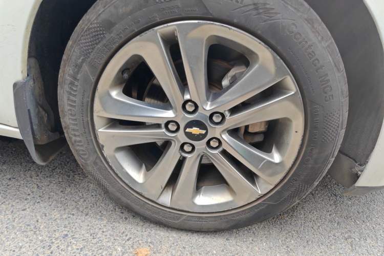 Used Chevrolet Cruze 2016 1.4T DCG Luxury Edition Right Front Wheel Hub