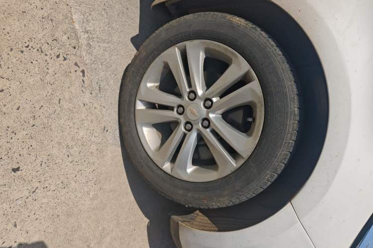 Used Chevrolet Cruze 2016 1.5L Automatic Luxury Edition Right Front Wheel Hub