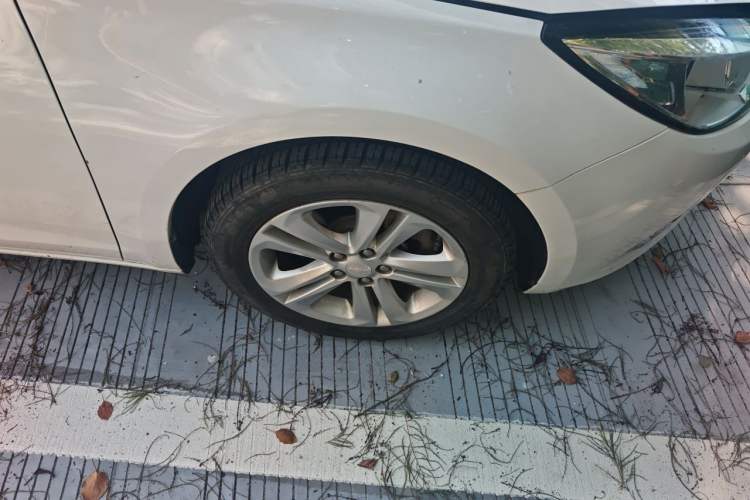 Used Chevrolet Cruze 2016 1.5L Manual Elite Edition Right Front Wheel Hub