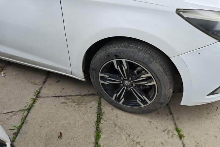 Used Chevrolet Cruze 2016 1.4T DCG Luxury Edition Right Front Wheel Hub