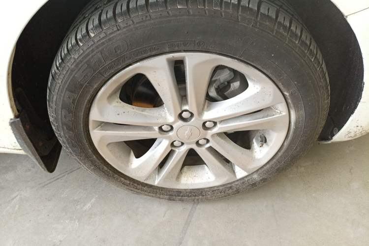 Used Chevrolet Cruze 2016 1.4T DCG Luxury Edition Right Front Wheel Hub