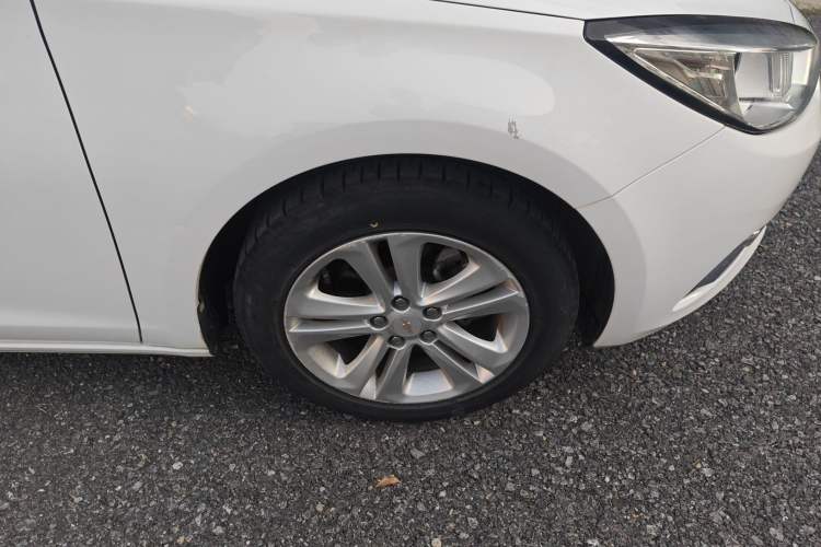 Used Chevrolet Cruze 2016 1.5L Manual Elite Edition Right Front Wheel Hub