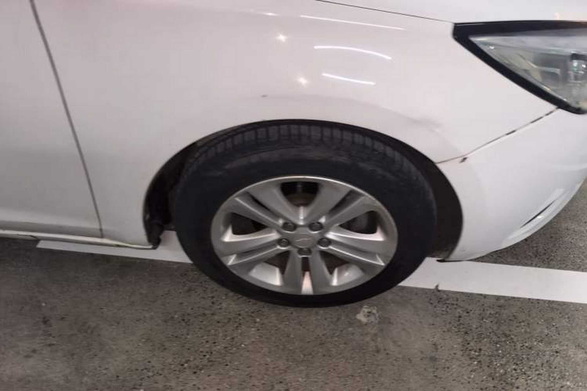 Used Chevrolet Cruze 2016 1.5L Automatic Stylish Sunroof Version Right Front Wheel Hub