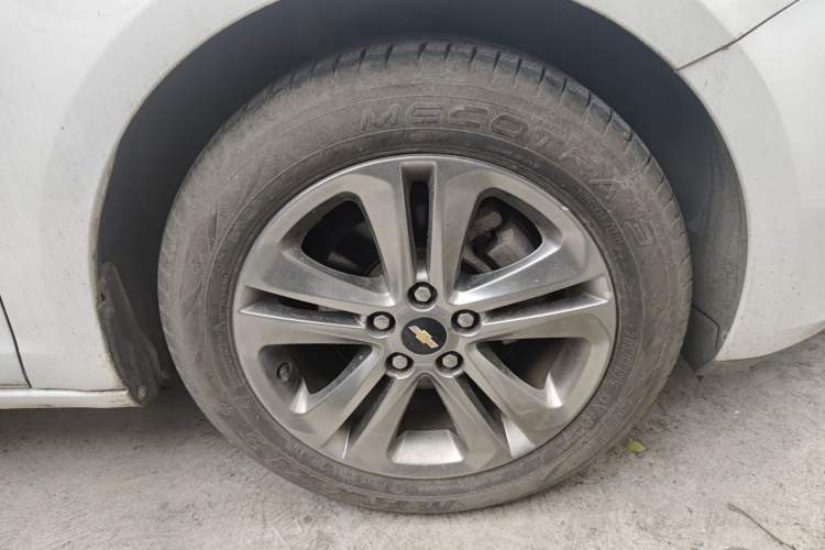 Used Chevrolet Cruze 2016 1.4T DCG Luxury Edition Right Front Wheel Hub