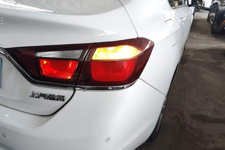 Used Chevrolet Cruze 2016 1.5L Automatic Luxury Edition Right Rear Taillight