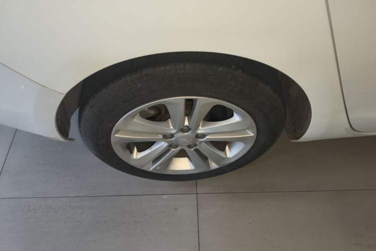 Used Chevrolet Cruze 2016 1.5L Automatic Luxury Edition Right Rear Wheel Hub