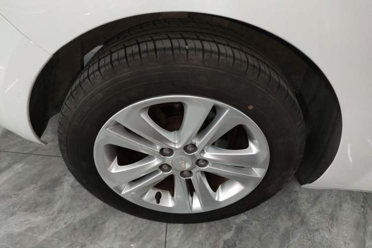 Used Chevrolet Cruze 2016 1.5L Automatic Stylish Sunroof Version Right Rear Wheel Hub
