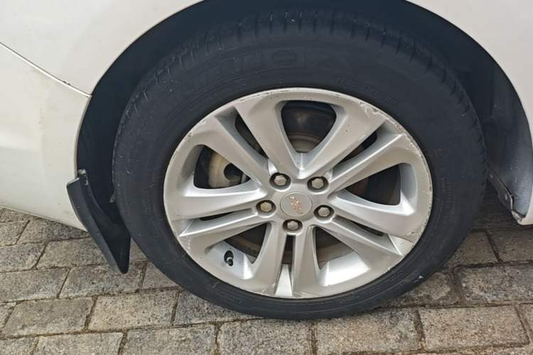 Used Chevrolet Cruze 2016 1.5L Automatic Luxury Edition Right Rear Wheel Hub