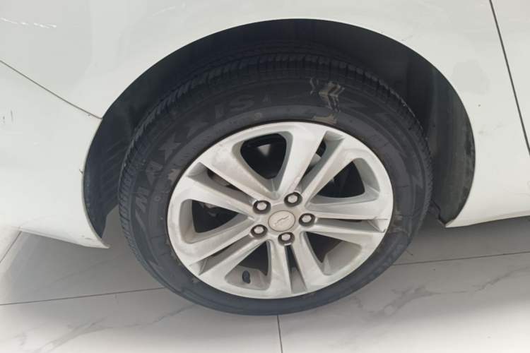 Used Chevrolet Cruze 2016 1.5L Automatic Luxury Edition Right Rear Wheel Hub
