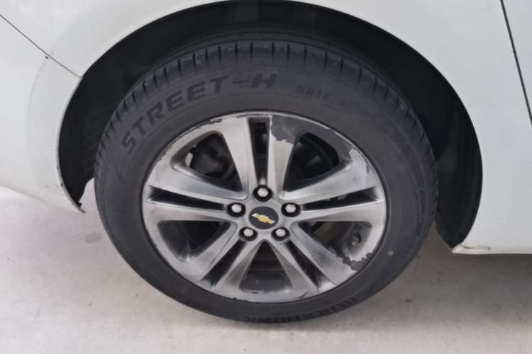 Used Chevrolet Cruze 2016 1.4T DCG Luxury Edition Right Rear Wheel Hub