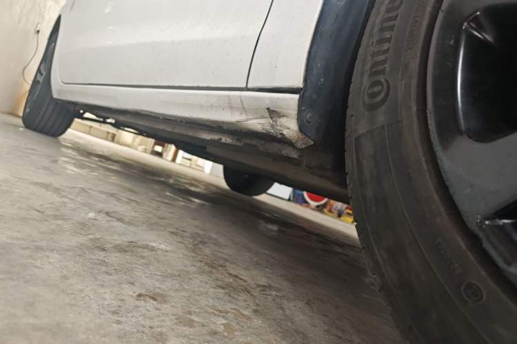 Used Chevrolet Cruze 2016 1.4T DCG Luxury Edition Right Side Sill