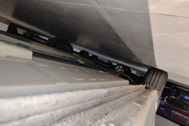 Used Chevrolet Cruze 2016 1.5L Automatic Luxury Edition Right Side Sill