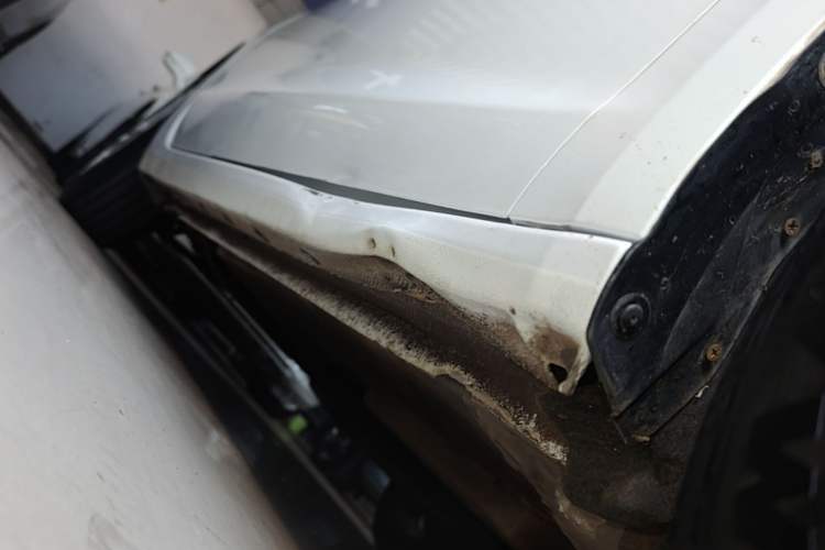 Used Chevrolet Cruze 2016 1.5L Automatic Luxury Edition Right Side Sill