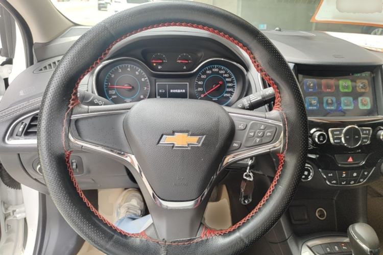Used Chevrolet Cruze 2016 1.5L Automatic Luxury Edition Steering Wheel