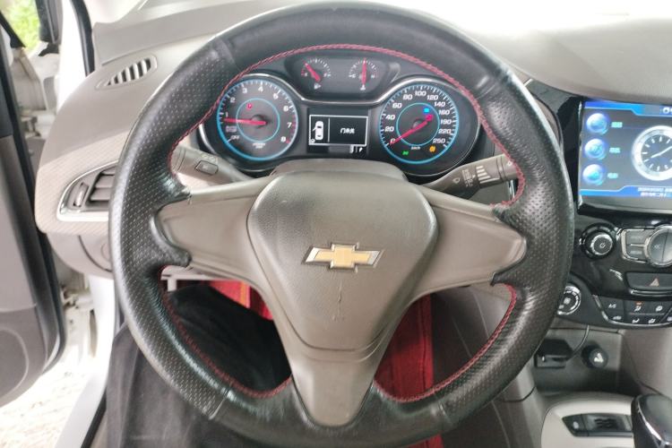Used Chevrolet Cruze 2016 1.5L Automatic Stylish Sunroof Version Steering Wheel