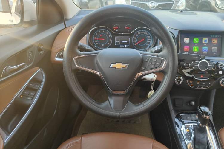 Used Chevrolet Cruze 2016 1.4T DCG Luxury Edition Steering Wheel