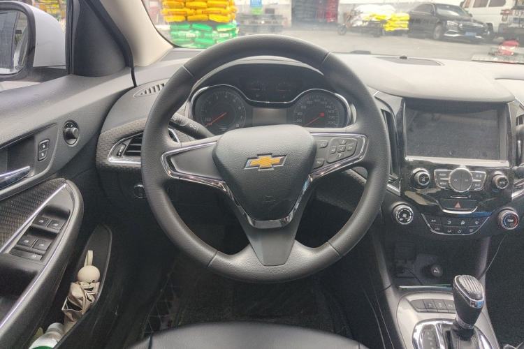 Used Chevrolet Cruze 2016 1.5L Automatic Luxury Edition Steering Wheel