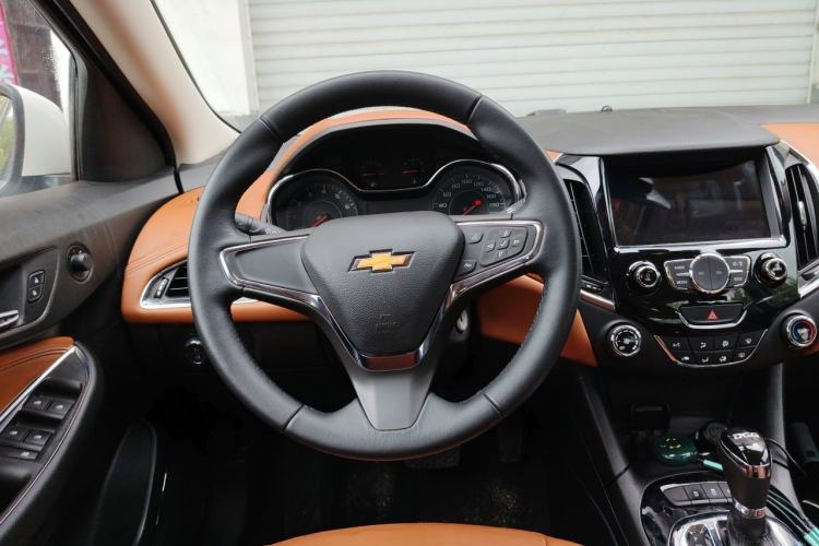 Used Chevrolet Cruze 2016 1.4T DCG Luxury Edition Steering Wheel