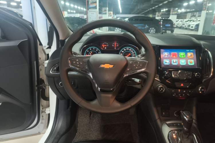 Used Chevrolet Cruze 2016 1.5L Automatic Luxury Edition Steering Wheel