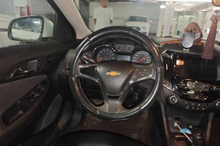 Used Chevrolet Cruze 2016 1.5L Automatic Luxury Edition Steering Wheel