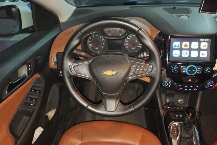 Used Chevrolet Cruze 2016 1.4T DCG Luxury Edition Steering Wheel
